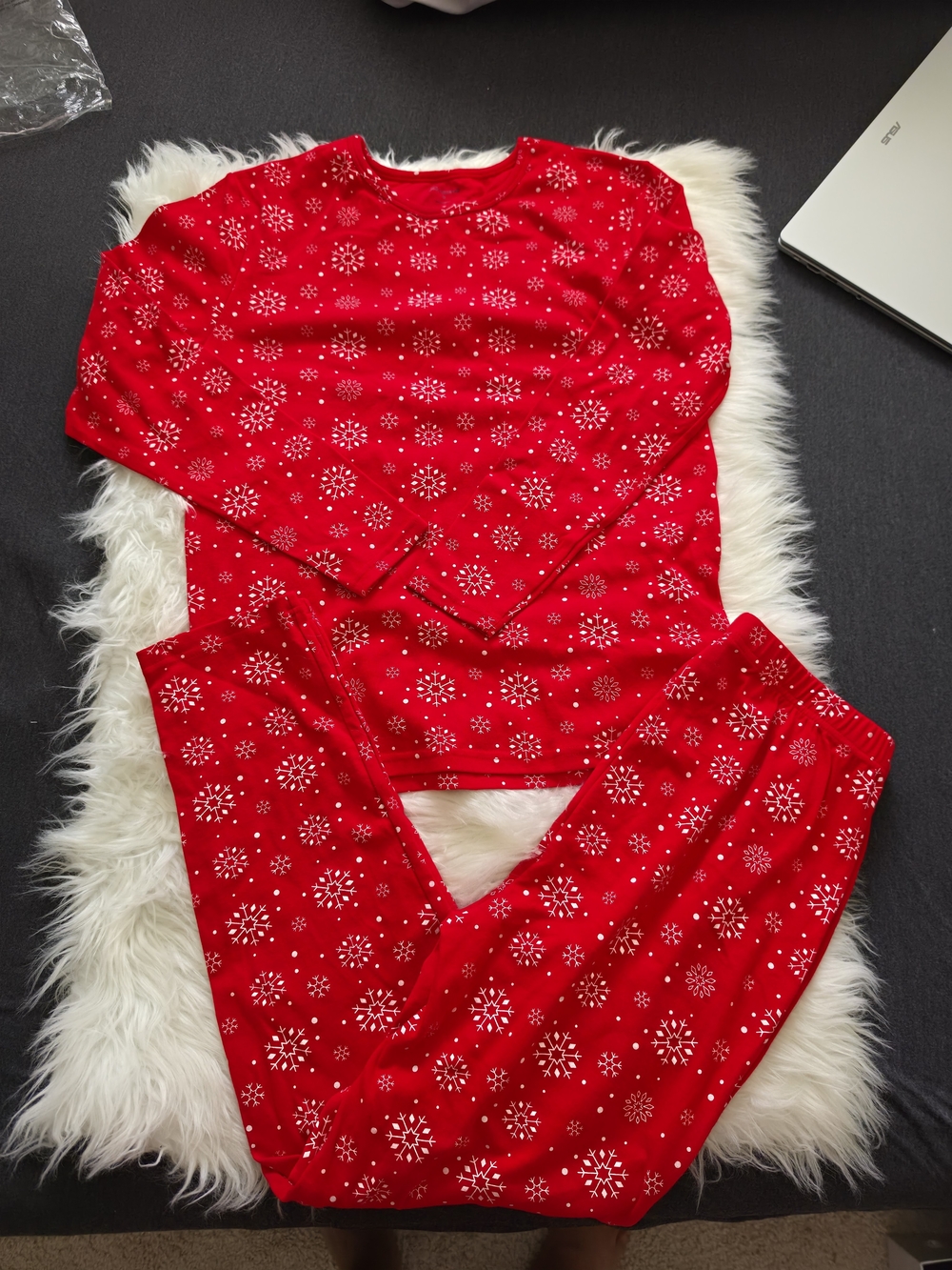 Red Snowflake Two-Piece Pajama Set - Picture 3 of 6
